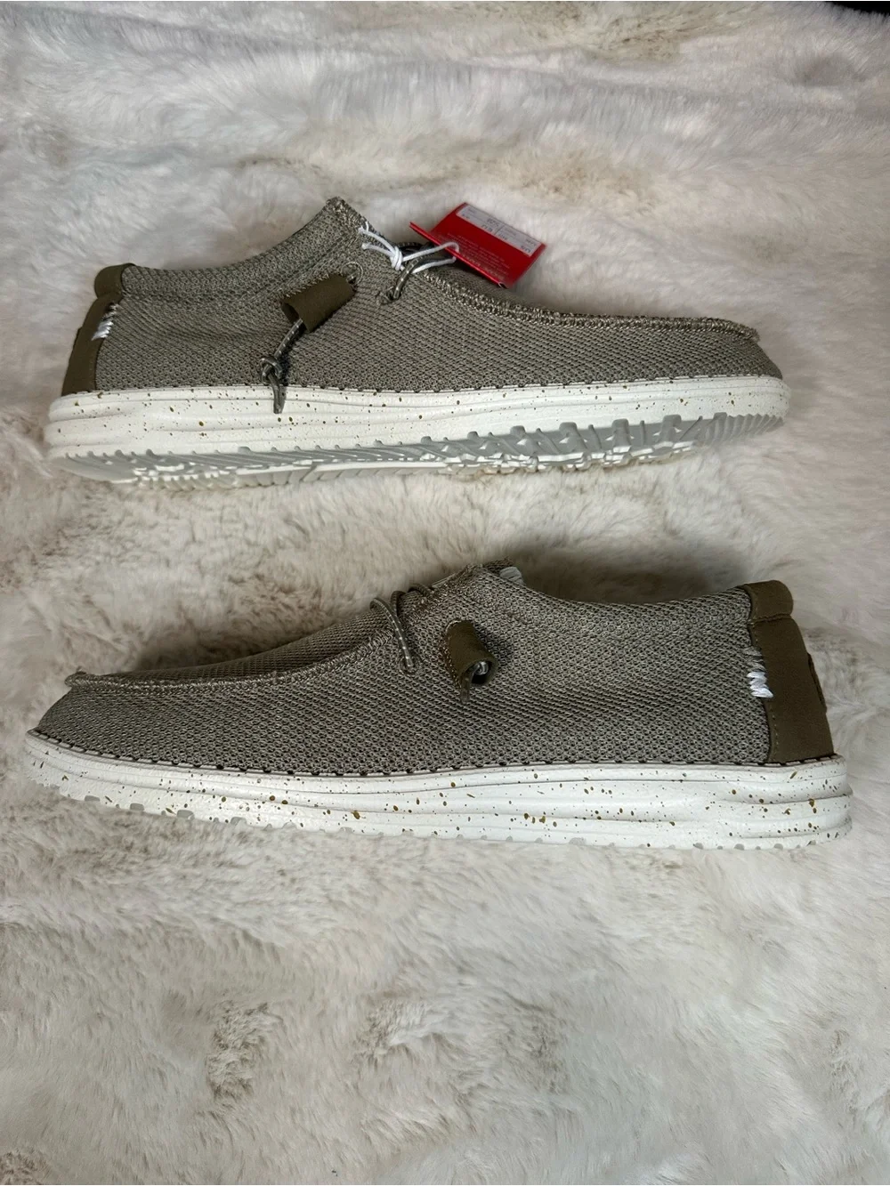 NWT Hey Dude Sox Collection Lightweight Men's Shoes - color sand size 11